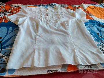 Blusa bianca vintage con ricami