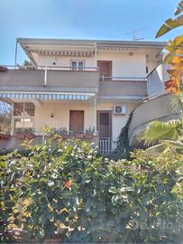 Bilocale con garage in buone condizioni