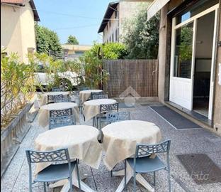 Attività commerciale di bar e slot