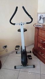 cyclette ovvero bicicletta elettrica da statico