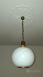 Lampadario in vetro bianco