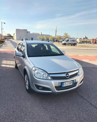 Opel astra gpl 1.4