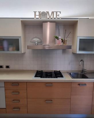 cucina 3mt larghezza con elettrodomestici 