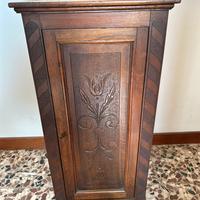 Pensile antico con decoro floreale