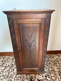 Pensile antico con decoro floreale