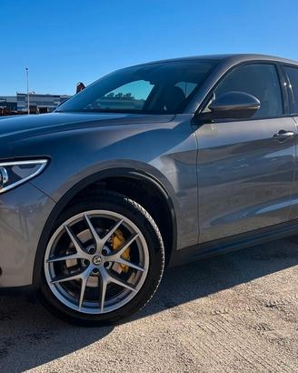 Alfa Romeo Stelvio 2.2 Turbodiesel 210 CV AT8 Q4 E