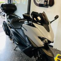 Yamaha TMAX 560 BASE CON PEDANE PLEXY BAULETTO ORI
