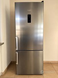 Frigorifero Whirlpool inox con display touch