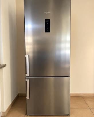 Frigorifero Whirlpool inox con display touch