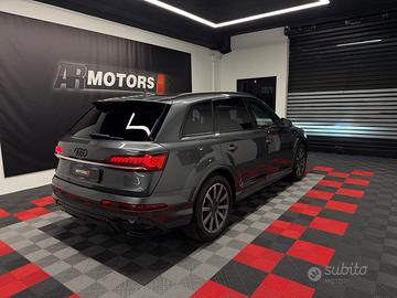 Audi Q7 55 TFSI e S-Line IVA ESPOSTA