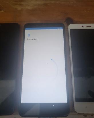 lotto di 8 smartphone per ricambi 