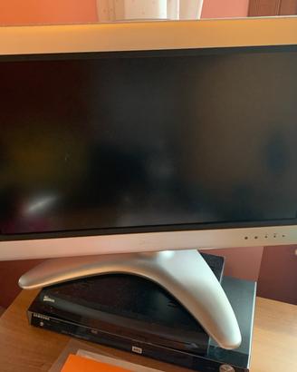 Tv lcd Sharp 22 pollici con decoder e dvd