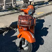 Vespa P200 E