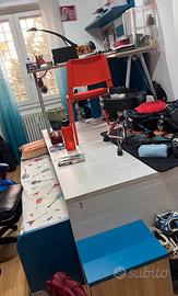 Letto estraibile con pedana e scrivania