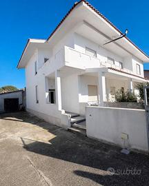 Semi Indipendente a Zeddiani con cortile