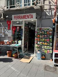 Attività di ferramenta