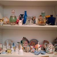 Addobbi porcellana monili tazze orologio