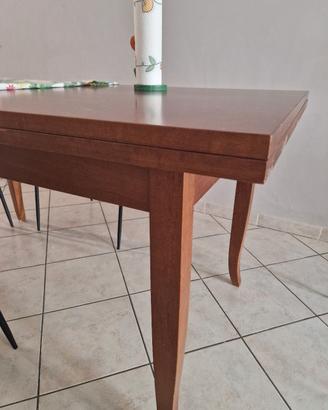 Tavolo in legno  
