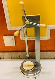 Macchinetta tappa bottiglie