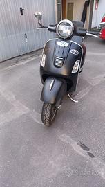 Vespa GTS SS 300