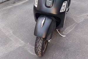 Vespa GTS SS 300
