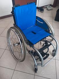 Carrozzina sedia a rotelle disabili