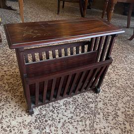 Oggettistica mista: ceramiche, applique, orologi