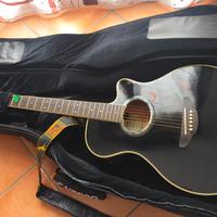 chitarra Yamaha 