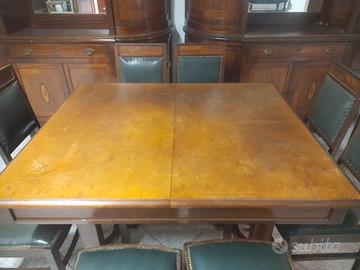 Tavolo allungabile con n. 8 sedie 