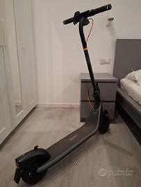 Monopattino elettrico Ninebot E2 Plus II