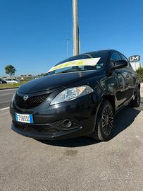 Ypsilon 1.2 69 CV 5 porte GPL Ecochic Platinum 12/