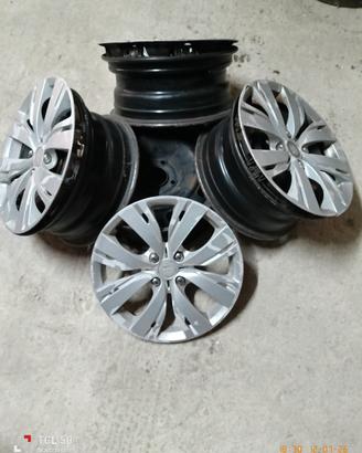 cerchi da 15" in ferro per Peugeot 208 con coprice