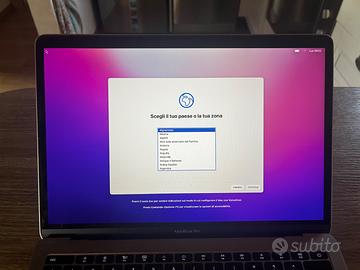 MacBook Pro 13” (2016) – 2 porte Thunderbolt 3 USB