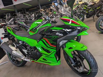 Kawasaki Ninja 500Se promozione Safe ride