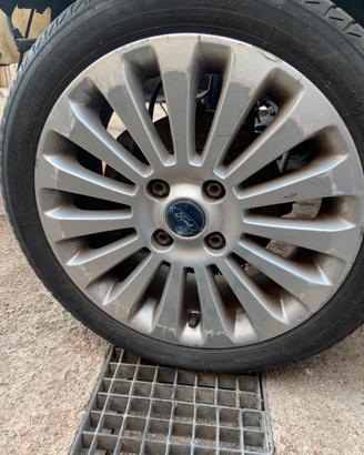 Cerchi in lega ford fiesta 6 serie