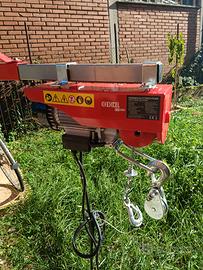 Paranco elettrico per garage 