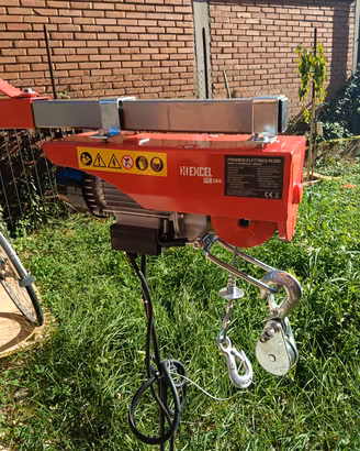 Paranco elettrico per garage 