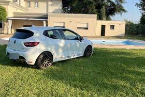 clio 4 rs 200cv edc