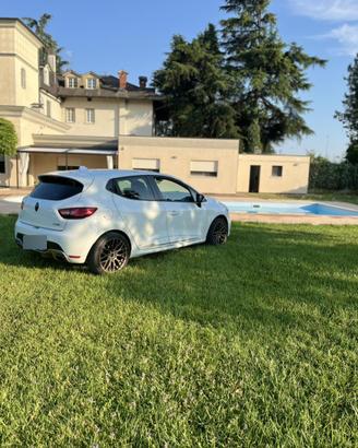 clio 4 rs 200cv edc