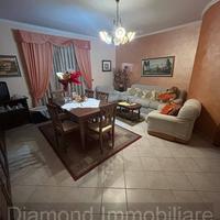 Appartamento con cortile e garage a Mascali