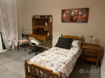 Camera per ragazza lavoratrice