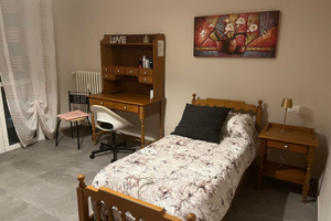 Camera per ragazza lavoratrice