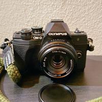 Olympus OM-D E-M10 Mark III + 3 obiettivi e filtri