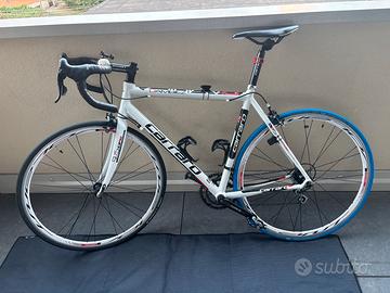 Carraro 9.15 CFR – Bici da corsa + rullo TACX