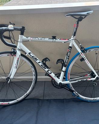 Carraro 9.15 CFR – Bici da corsa + rullo TACX