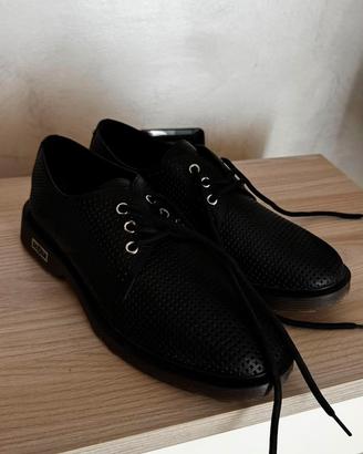 Scarpe Cult in Pelle Nera Traforata