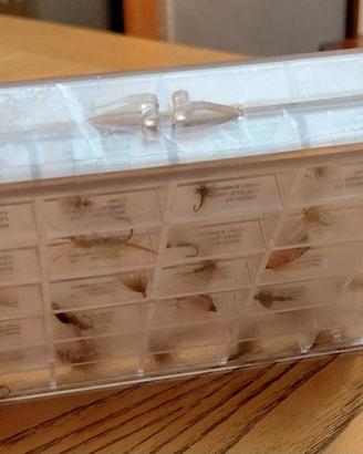 Scatola doppia per mosche con nome e n. amo