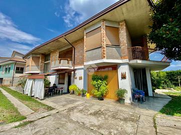 BIFAMILIARE A CAERANO DI SAN MARCO