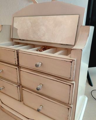 Cofanetto portagioie fatto a mano