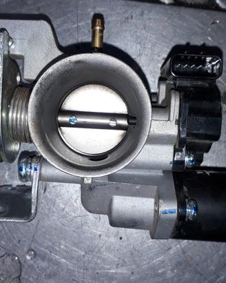 SWM sm 125 '22 : corpo farfallato iniettore protez